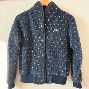 Patagonia women’s Navy Blue Retro Fleece Snap Jacket